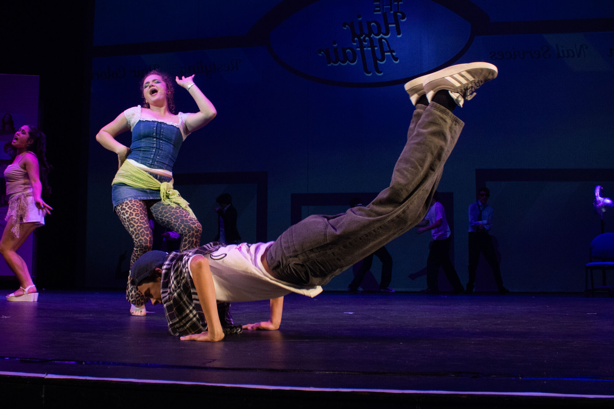 Legally Blonde, cast member on stage